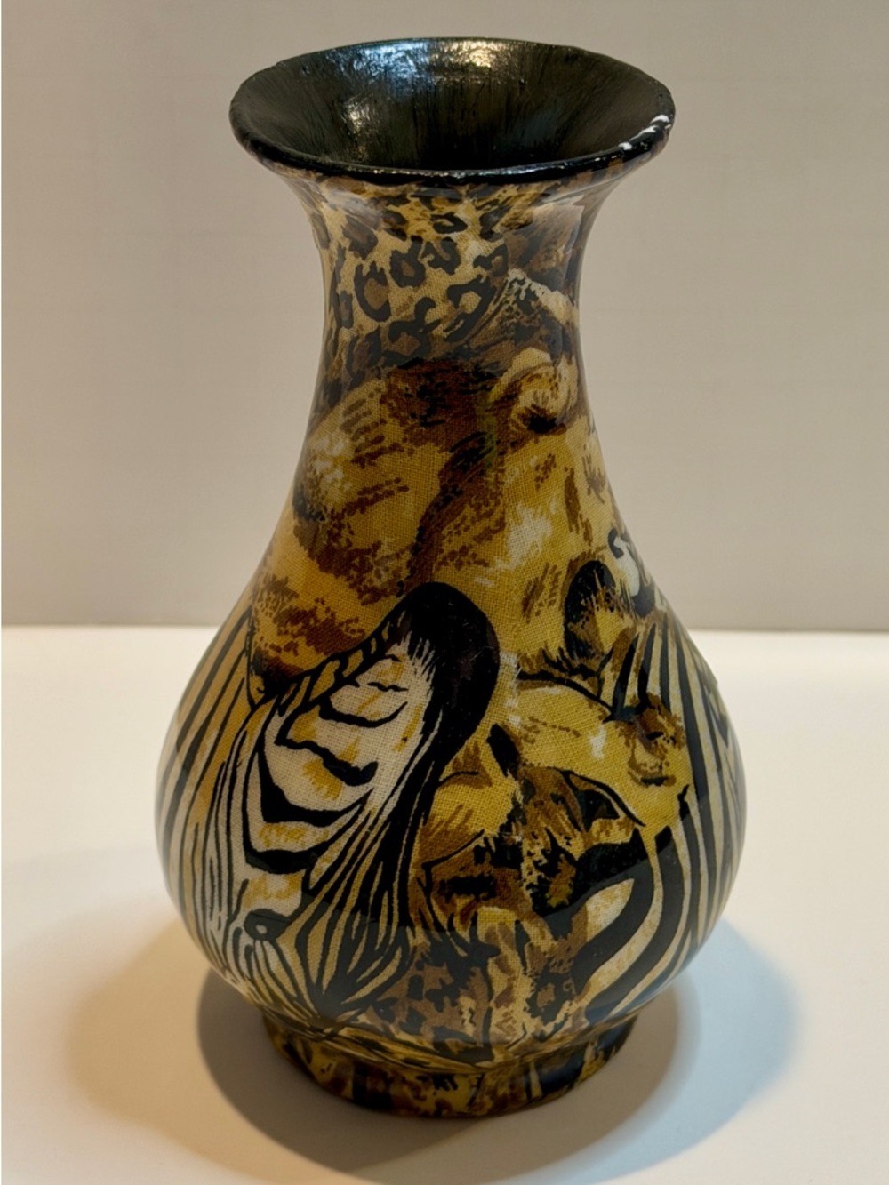 Safari Animal Print Accent Vase – Zebra & Leopard Pattern – Glossy Decor - Picture 2 of 4